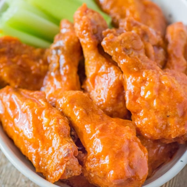 Hot Wings Sm Meal.